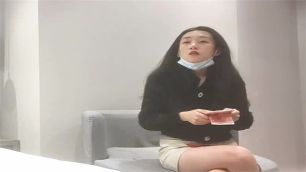 重炸弹利哥探花：极品网红大长腿高清内射